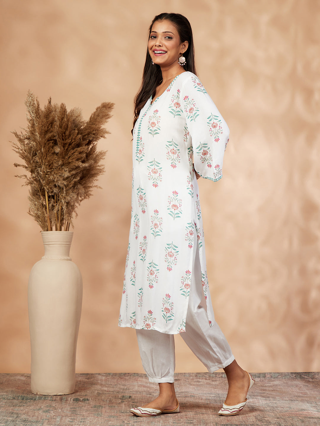 Off-White Floral Straight Kurta